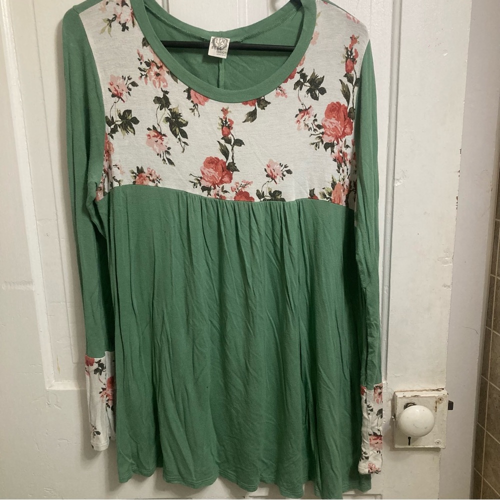 Womens Sun and Moon tunic top size large